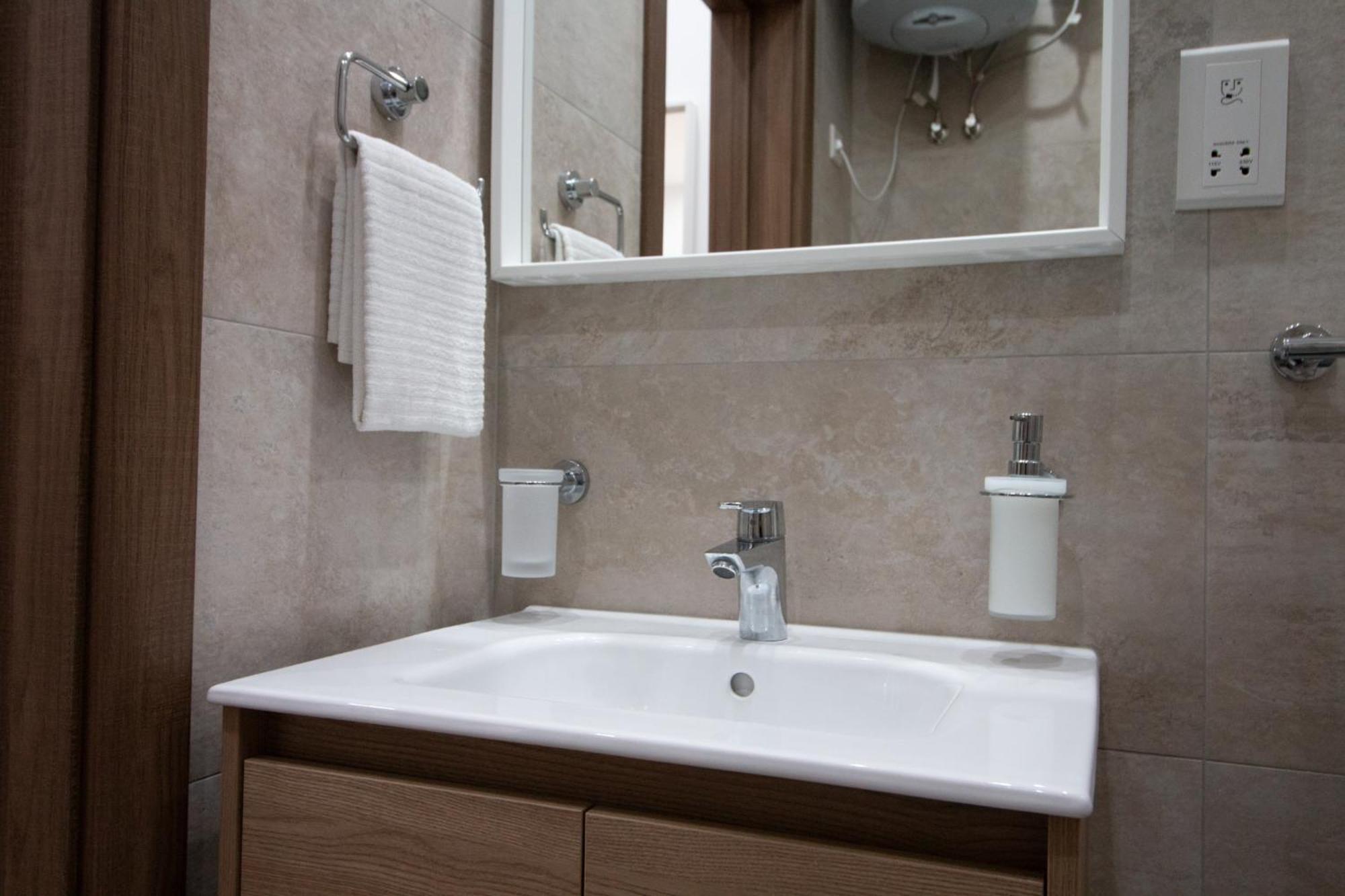 Sandstone Apartment 17 Марсаскала Екстериор снимка