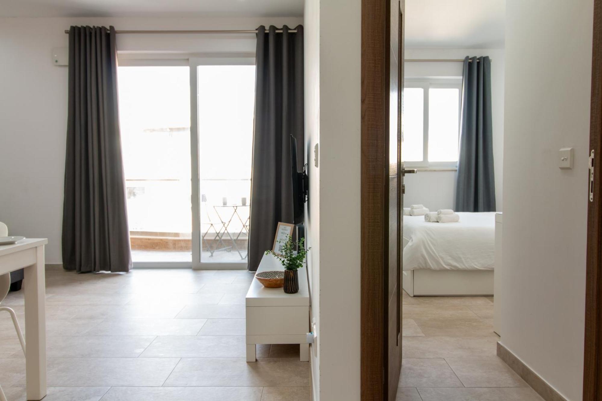 Sandstone Apartment 17 Марсаскала Екстериор снимка